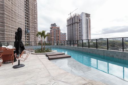Studio à venda com 42m², 1 quarto e 1 vaga Studio à venda com 42m², 1 quarto e 1 vagaÁrea comum - Piscina