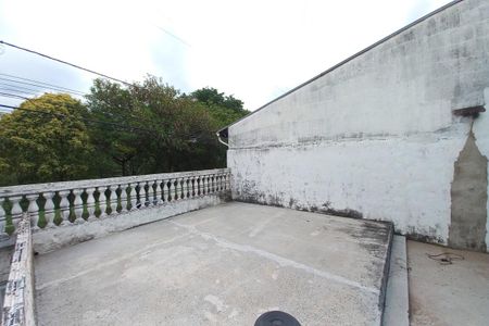 Casa à venda com 150m², 2 quartos e 2 vagas Casa à venda com 150m², 2 quartos e 2 vagasTerraço