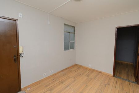 Sala de apartamento para alugar com 2 quartos, 45m² em Jardim Eldorado, Contagem