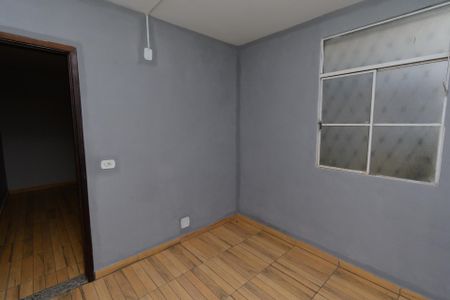 Quarto 2 de apartamento para alugar com 2 quartos, 45m² em Jardim Eldorado, Contagem