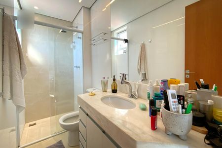 Apartamento para alugar com 175m², 3 quartos e 3 vagasBanheiro da Suíte