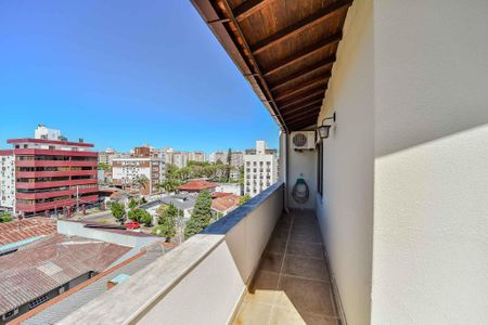 Apartamento à venda com 191m², 3 quartos e 2 vagas Apartamento à venda com 191m², 3 quartos e 2 vagasTerraço