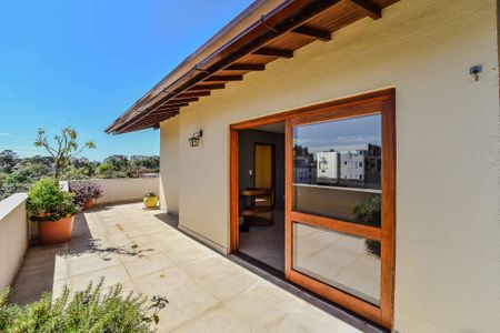 Apartamento à venda com 191m², 3 quartos e 2 vagas Apartamento à venda com 191m², 3 quartos e 2 vagasTerraço