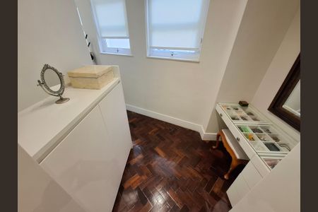 Apartamento à venda com 234m², 3 quartos e 1 vagaCloset da Suíte 1