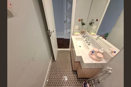 Apartamento à venda com 234m², 3 quartos e 1 vagaBanheiro da Suíte 3