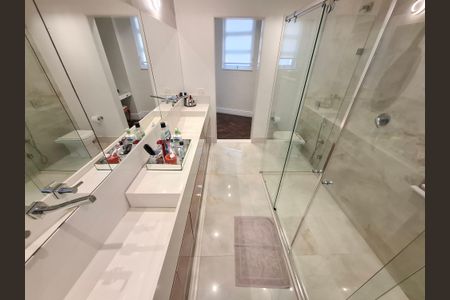 Apartamento à venda com 234m², 3 quartos e 1 vagaBanheiro da Suíte 1