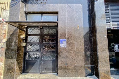 Apartamento à venda com 55m², 2 quartos e sem vaga Apartamento à venda com 55m², 2 quartos e sem vagaFachada