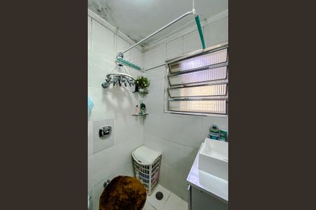 Apartamento à venda com 55m², 2 quartos e sem vaga Apartamento à venda com 55m², 2 quartos e sem vagaBanheiro