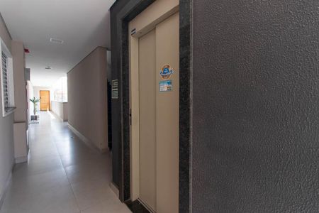 Apartamento à venda com 42m², 2 quartos e sem vagaElevador
