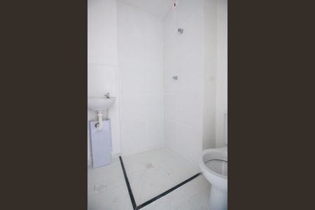 Banheiro Social de kitnet/studio para alugar com 1 quarto, 16m² em Vila Plana, São Paulo