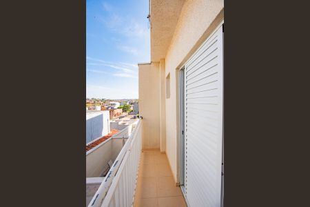 Casa de condomínio à venda com 80m², 2 quartos e 2 vagas Casa de condomínio à venda com 80m², 2 quartos e 2 vagasVaranda do Quarto 2