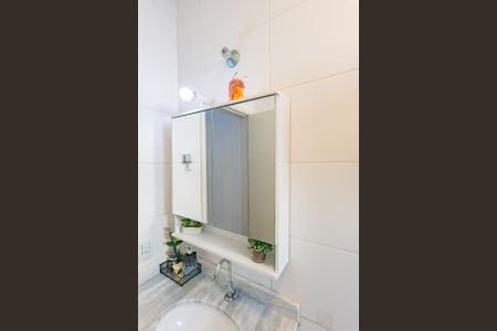 Casa de condomínio à venda com 80m², 2 quartos e 2 vagas Casa de condomínio à venda com 80m², 2 quartos e 2 vagasBanheiro Social