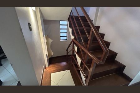 Casa à venda com 130m², 3 quartos e 5 vagas