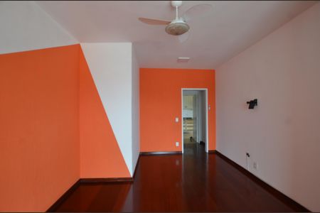 Sala de apartamento para alugar com 2 quartos, 73m² em Vila Valqueire, Rio de Janeiro