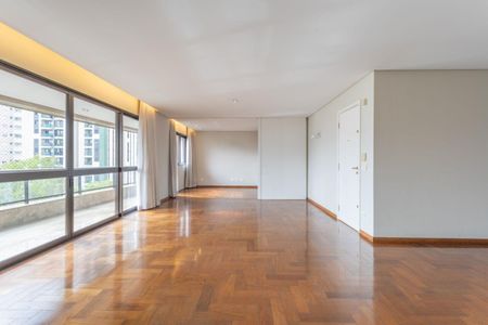 Apartamento à venda com 4 quartos, 226m² em Vila Suzana, São Paulo