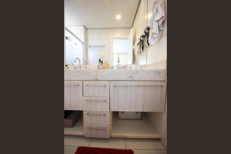 Apartamento à venda com 250m², 4 quartos e 4 vagasBanheiro da Suíte 1