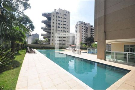 Apartamento à venda com 250m², 4 quartos e 4 vagas Apartamento à venda com 250m², 4 quartos e 4 vagasÁrea comum - Piscina