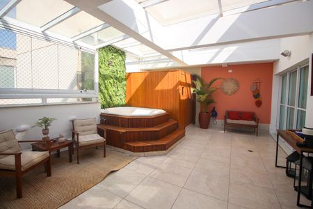 Apartamento à venda com 250m², 4 quartos e 4 vagasCobertura