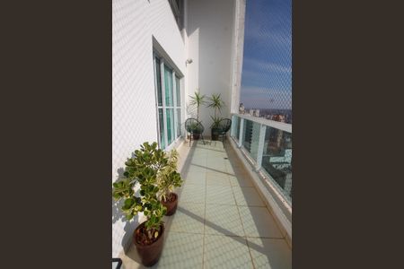 Apartamento à venda com 250m², 4 quartos e 4 vagasVaranda da Sala