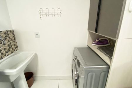 Studio para alugar com 45m², 1 quarto e 1 vaga Studio para alugar com 45m², 1 quarto e 1 vagaÁrea de Serviço