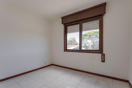 Quarto 1 de apartamento para alugar com 2 quartos, 72m² em Sarandi, Porto Alegre
