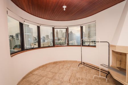 Sala de Lareira de apartamento para alugar com 4 quartos, 212m² em Vila Morumbi, São Paulo