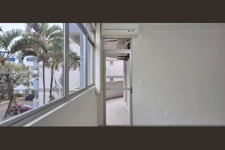 Sala de apartamento para alugar com 2 quartos, 70m² em Córrego Grande, Florianópolis