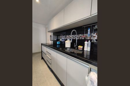 Casa à venda com 311m², 4 quartos e 4 vagas Casa à venda com 311m², 4 quartos e 4 vagasCozinha - Torneira
