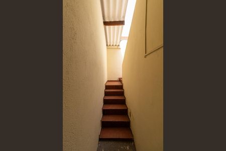 Casa para alugar com 160m², 3 quartos e 3 vagasEscada