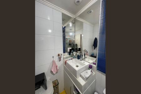 Apartamento à venda com 57m², 3 quartos e 1 vaga Apartamento à venda com 57m², 3 quartos e 1 vagaBanheiro Social