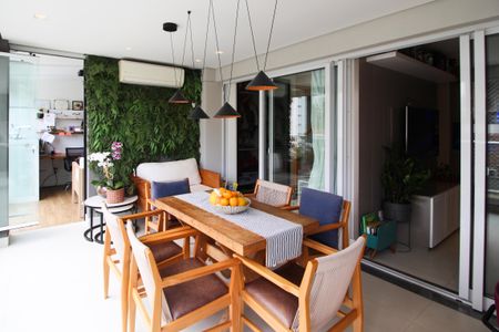 Varanda de apartamento à venda com 2 quartos, 91m² em Moema, São Paulo