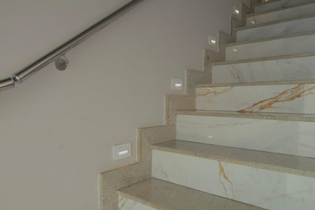 Sala de casa de condomínio para alugar com 2 quartos, 100m² em Santa Monica, Belo Horizonte