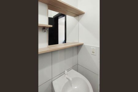 Banheiro de apartamento para alugar com 1 quarto, 36m² em Feitoria, São Leopoldo