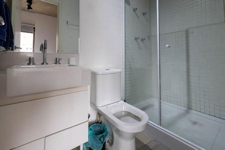 Banheiro de kitnet/studio para alugar com 1 quarto, 44m² em República, São Paulo