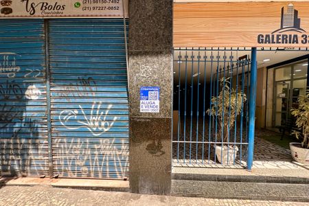 Apartamento à venda com 37m², 1 quarto e sem vaga Apartamento à venda com 37m², 1 quarto e sem vagaPlaca