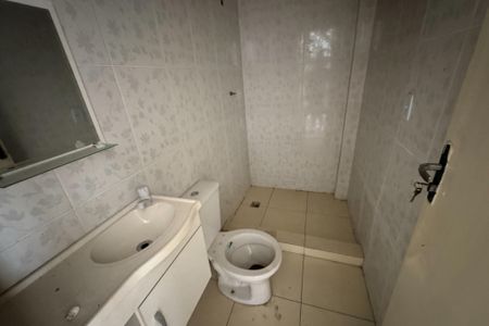 Casa para alugar com 71m², 2 quartos e 2 vagas Casa para alugar com 71m², 2 quartos e 2 vagasBanheiro 2