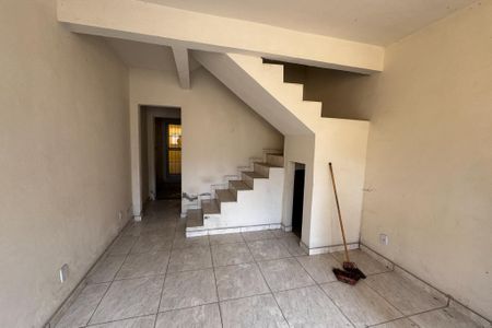 Casa para alugar com 71m², 2 quartos e 2 vagas Casa para alugar com 71m², 2 quartos e 2 vagasSala