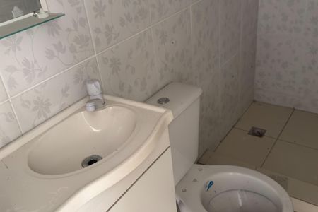 Casa para alugar com 71m², 2 quartos e 2 vagas Casa para alugar com 71m², 2 quartos e 2 vagasBanheiro 2