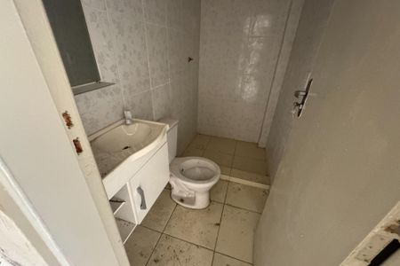 Casa para alugar com 71m², 2 quartos e 2 vagas Casa para alugar com 71m², 2 quartos e 2 vagasBanheiro Social