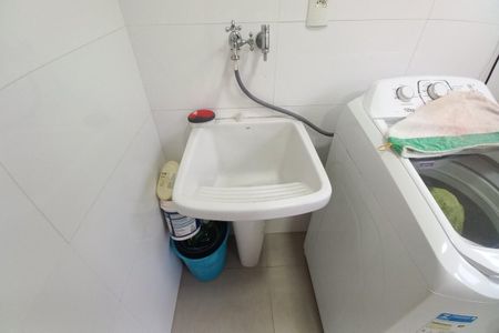 Casa de condomínio para alugar com 323m², 4 quartos e 4 vagas Casa de condomínio para alugar com 323m², 4 quartos e 4 vagasÁrea de Serviço