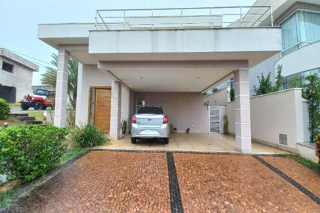 Casa de condomínio para alugar com 323m², 4 quartos e 4 vagas Casa de condomínio para alugar com 323m², 4 quartos e 4 vagasGaragem