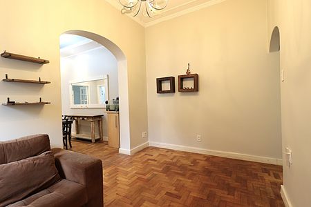 Apartamento à venda com 72m², 2 quartos e 1 vagaSala