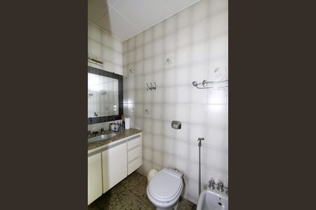 Apartamento à venda com 140m², 4 quartos e 2 vagasBanheiro do Quarto 4