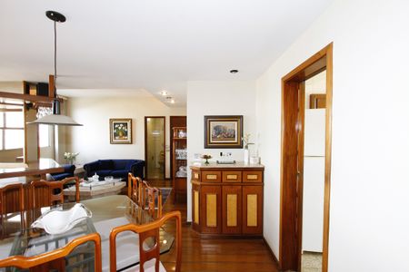 Apartamento à venda com 140m², 4 quartos e 2 vagasSala