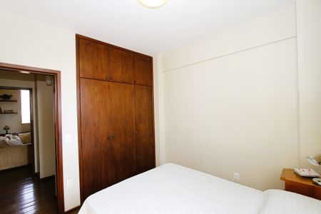 Apartamento à venda com 140m², 4 quartos e 2 vagasQuarto 1