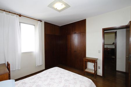 Apartamento à venda com 140m², 4 quartos e 2 vagasQuarto 4 - Suíte