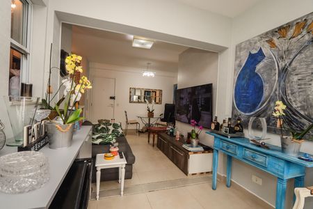 Apartamento à venda com 58m², 2 quartos e 1 vaga Apartamento à venda com 58m², 2 quartos e 1 vagaVaranda