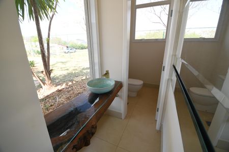 Casa de condomínio à venda com 156m², 2 quartos e 4 vagasLavabo