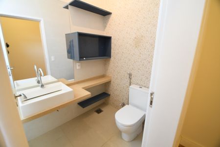 Casa de condomínio à venda com 156m², 2 quartos e 4 vagasBanheiro Suíte 2