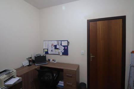 Casa à venda com 350m², 5 quartos e 2 vagasQuarto 3